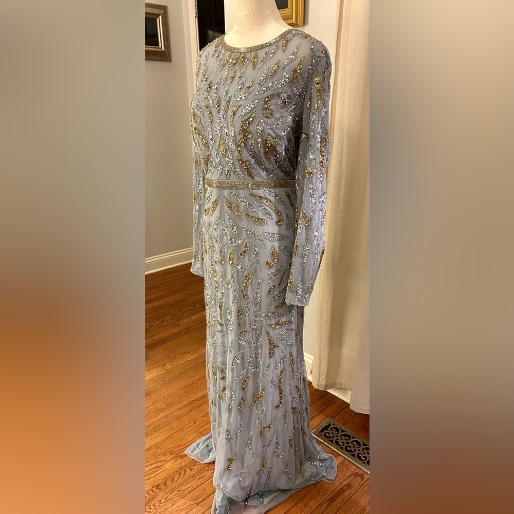 Beautiful gown worn once to Elton John’s Oscar party 2022.